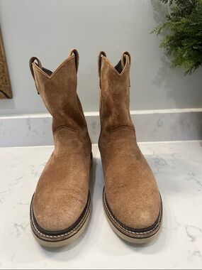 Men's Suede Western Pull-On Boots in Tan